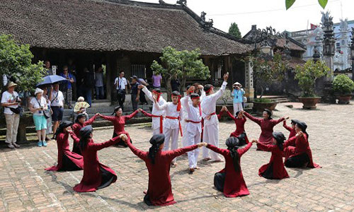 “Hát Xoan làng cổ”- Sản phẩm du lịch đặc trưng tại Giỗ Tổ Hùng Vương