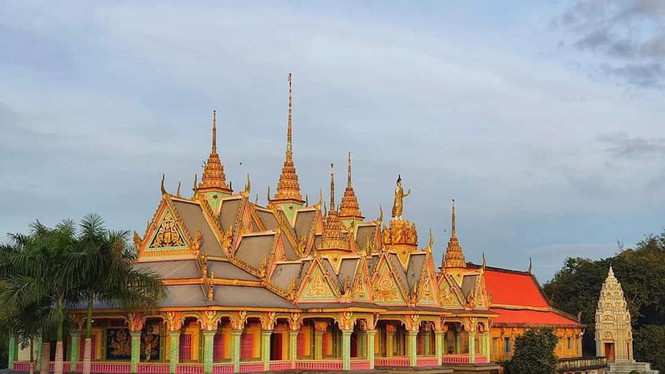 Choáng ngợp trước vẻ đẹp “vạn người mê” của ngôi chùa Khmer nổi tiếng tại Sóc Trăng