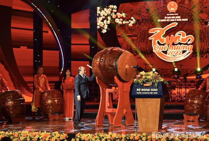 Xuân Quê hương 2022: Chủ tịch nước đánh trống khai hội mừng Xuân