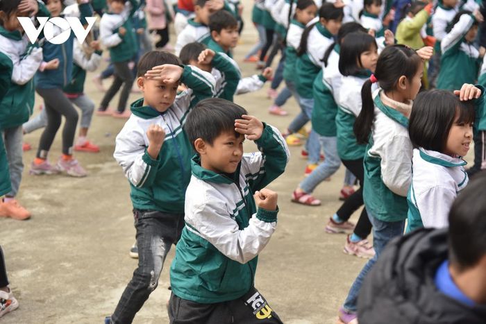 Học sinh Phú Thọ tập võ cổ truyền, hát xoan thay tập thể dục giữa giờ