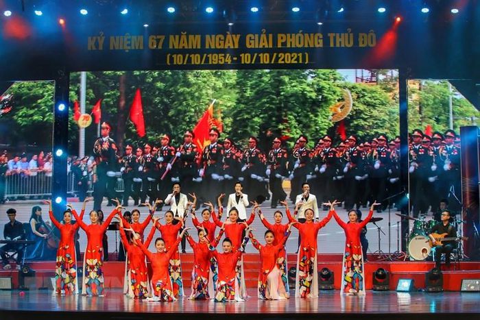 Chương trình 'Khúc tráng ca Hà Nội' kỷ niệm 67 năm Giải phóng Thủ đô
