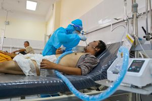Hà Nội thêm 12 ca dương tính nCoV, cả ngày 28/7 có 65 ca