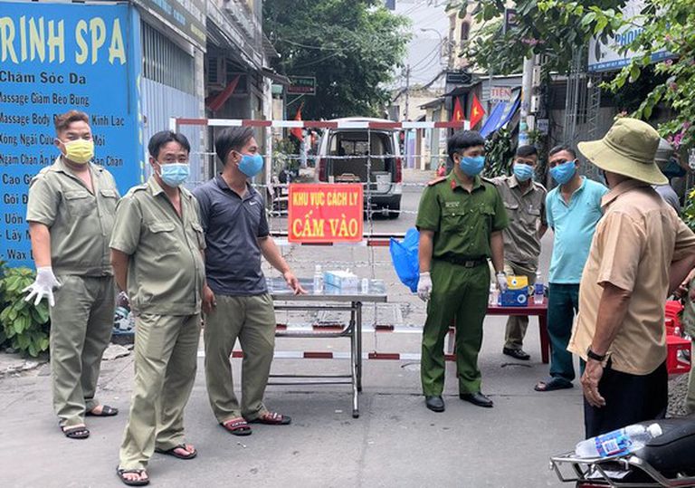 Thêm 2 ca nghi nhiễm, thành phố Hồ Chí Minh khẩn trương tầm soát Covid-19 diện rộng