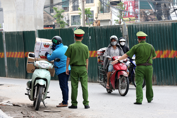 Hà Nội: Xử lý nghiêm shipper, người dân vi phạm công tác phòng chống dịch bệnh