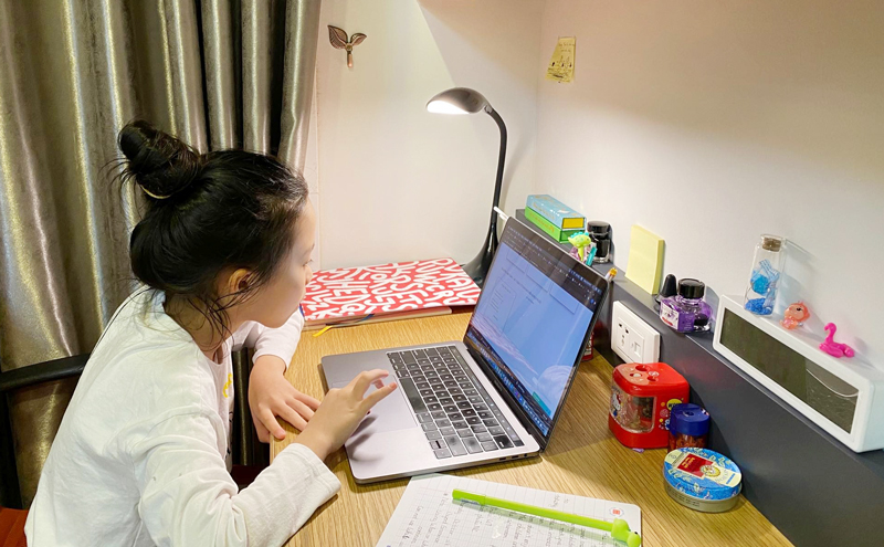 Hà Nội: Thêm học sinh lớp 9 và lớp 12 chuyển sang học trực tuyến