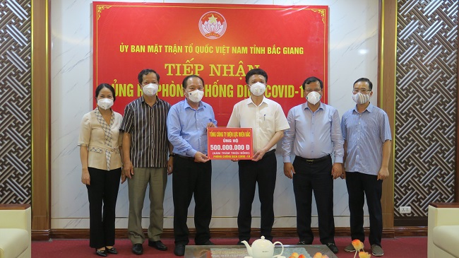 EVNNPC ủng hộ 1 tỷ đồng giúp 2 tỉnh Bắc Giang và Bắc Ninh phòng, chống dịch Covid-19
