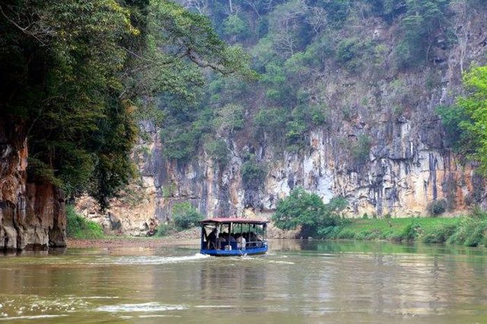 Bắc Kạn: Khám phá vẻ đẹp Động Puông và dòng sông Năng