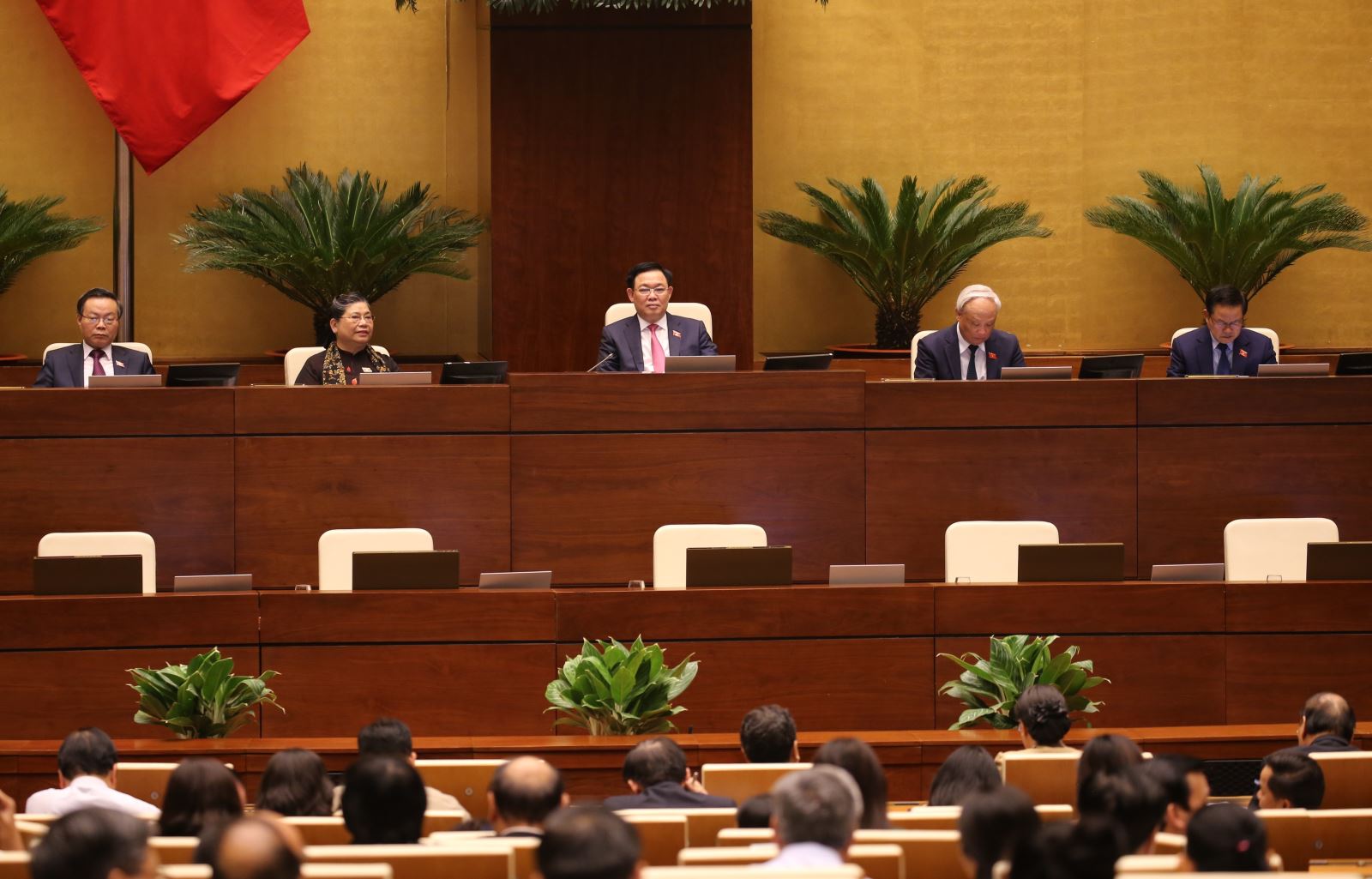 446 đại biểu tán thành thông qua Nghị quyết về việc miễn nhiệm Thủ tướng Chính phủ