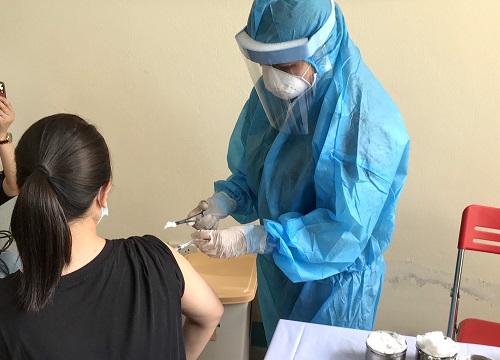 Sáng 21/3, hơn 32.000 người Việt đã tiêm vắc xin COVID-19, ghi nhận các phản ứng thông thường
