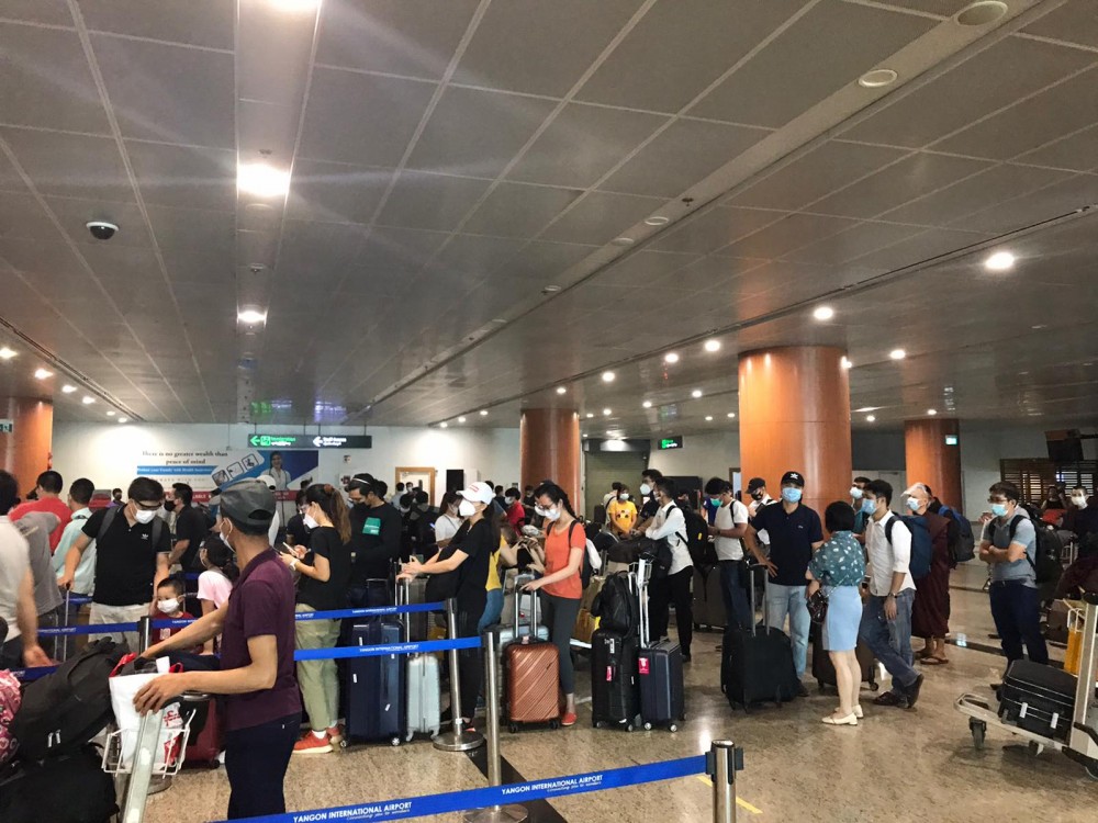 Hai chuyến bay đưa hơn 390 công dân Việt Nam từ Myanmar về nước, hạ cánh tại Đà Nẵng