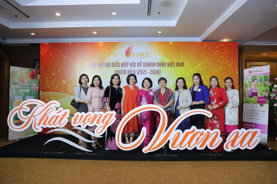  PNJ tôn vinh vẻ đẹp của nữ doanh nhân Việt