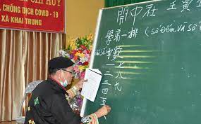 Yên Bái: Học chữ Nôm Dao, giữ gìn bản sắc văn hóa dân tộc