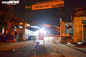 Chợ đầu mối phía Nam Hà Nội trong ngày đầu tiên mở cửa trở lại sau giãn cách