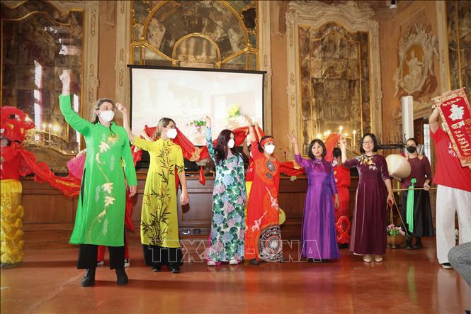 Chương trình giới thiệu văn hóa Việt Nam đặc sắc của sinh viên Italy