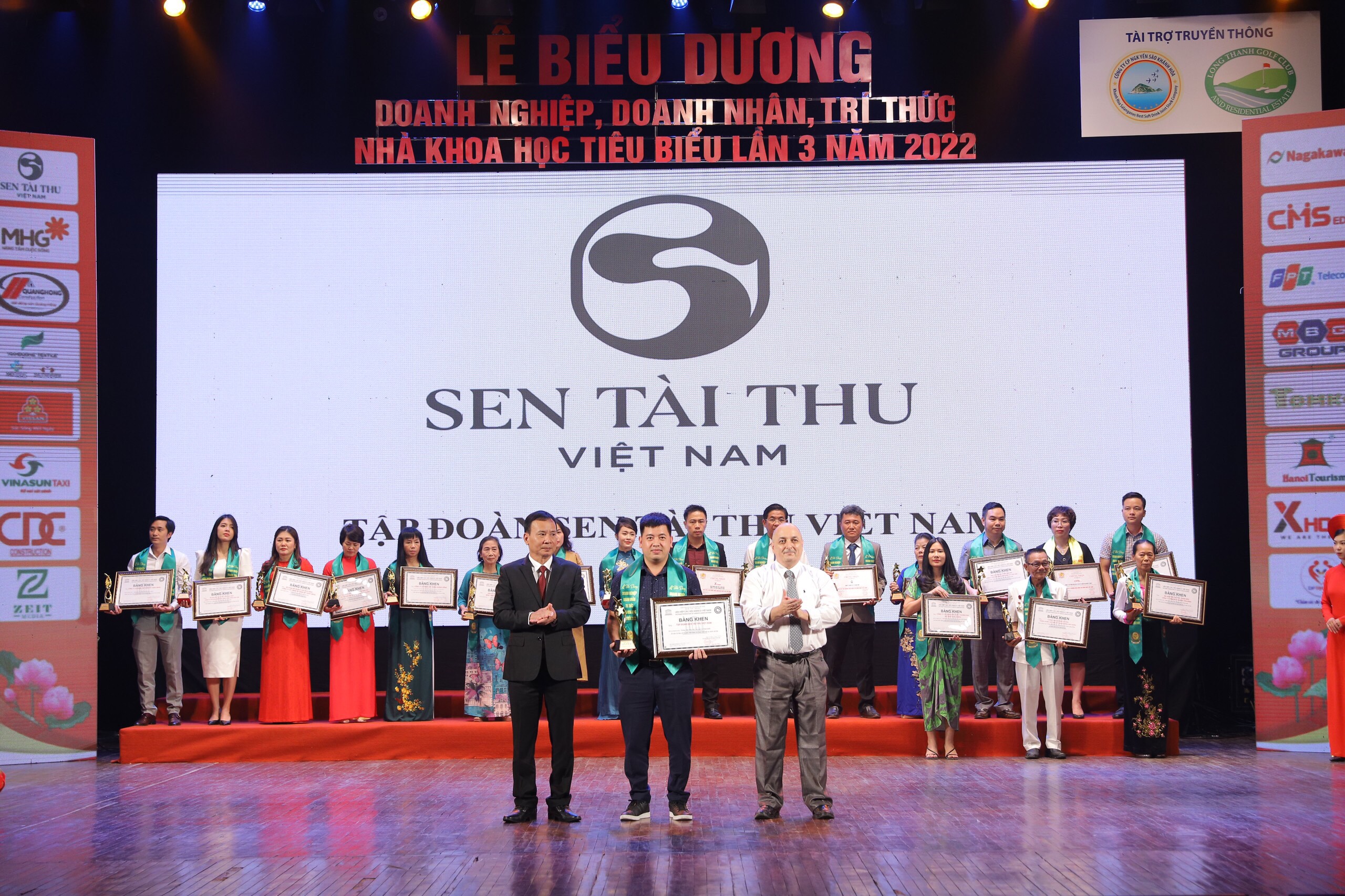 Tập Đoàn Sen Tài Thu Vinh Dự Đón nhận Bằng Khen Của Liên Hiệp Các Hội UNESCO Việt Nam.