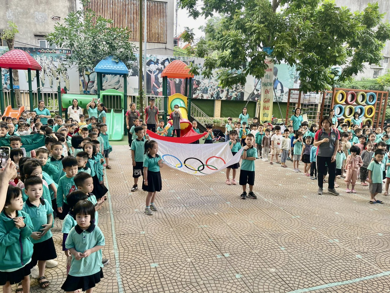 Trường mầm non Vĩnh Hưng tổ chức ngày hội thể dục thể thao CHAMPIONS DAY chào mừng 20 năm ngày thành lập quận Hoàng Mai